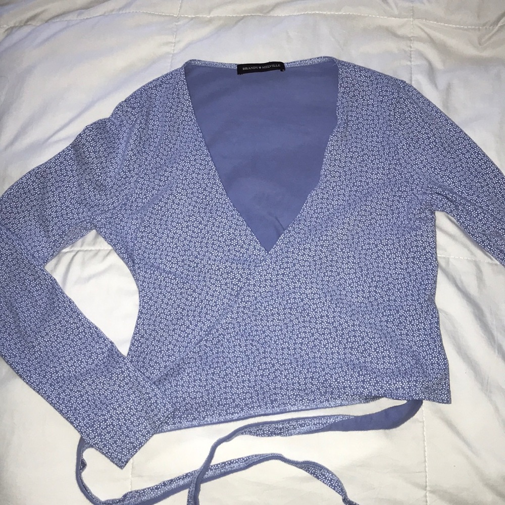 long sleeve blue and white wrap top 💙🤍